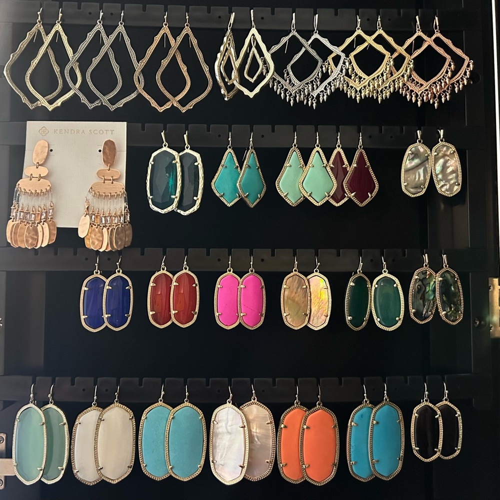 Liquidating all of my Kendra Scott jewelry. Earrings, necklaces, bracelets.